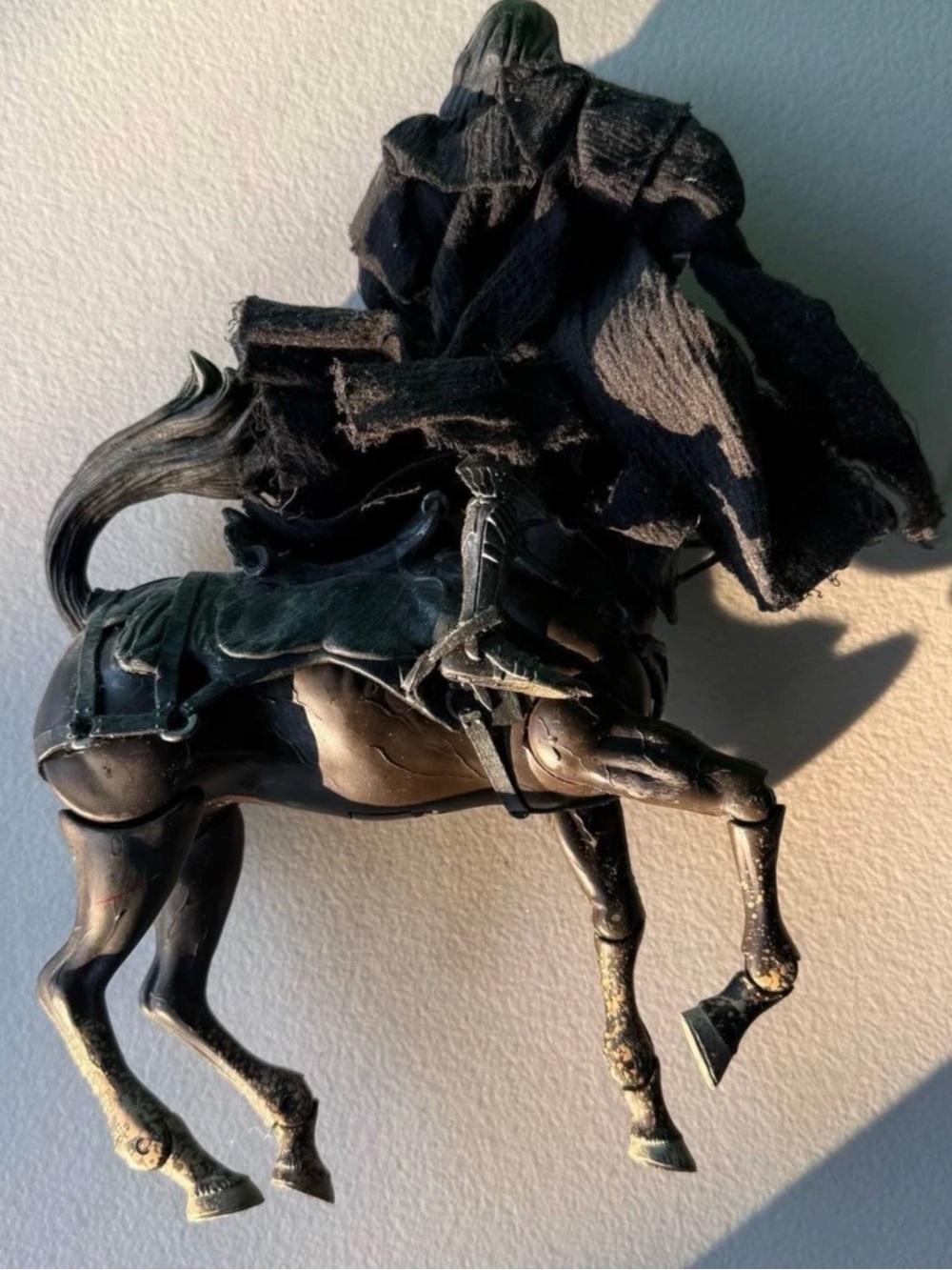2001 Toy Biz Lord of the Rings LOTR Ringwraith Nazgul & Horse Action Figure Set - Picture 2 of 4